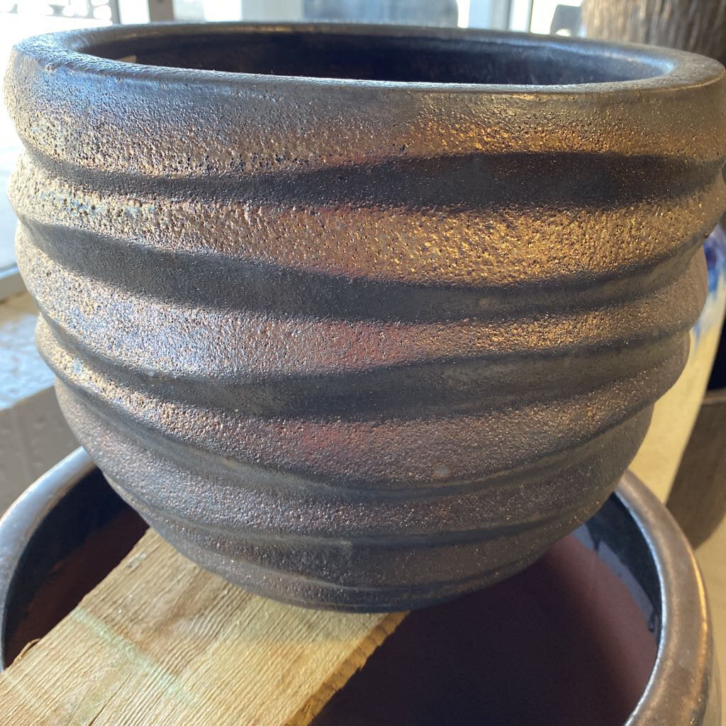 12 in. Textured Egg Planter - Antique Copper