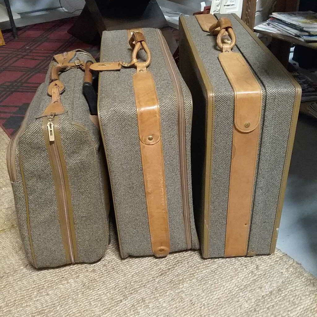 hARTMAN LUGGAGE, LIKE NEW. 3 PIECES