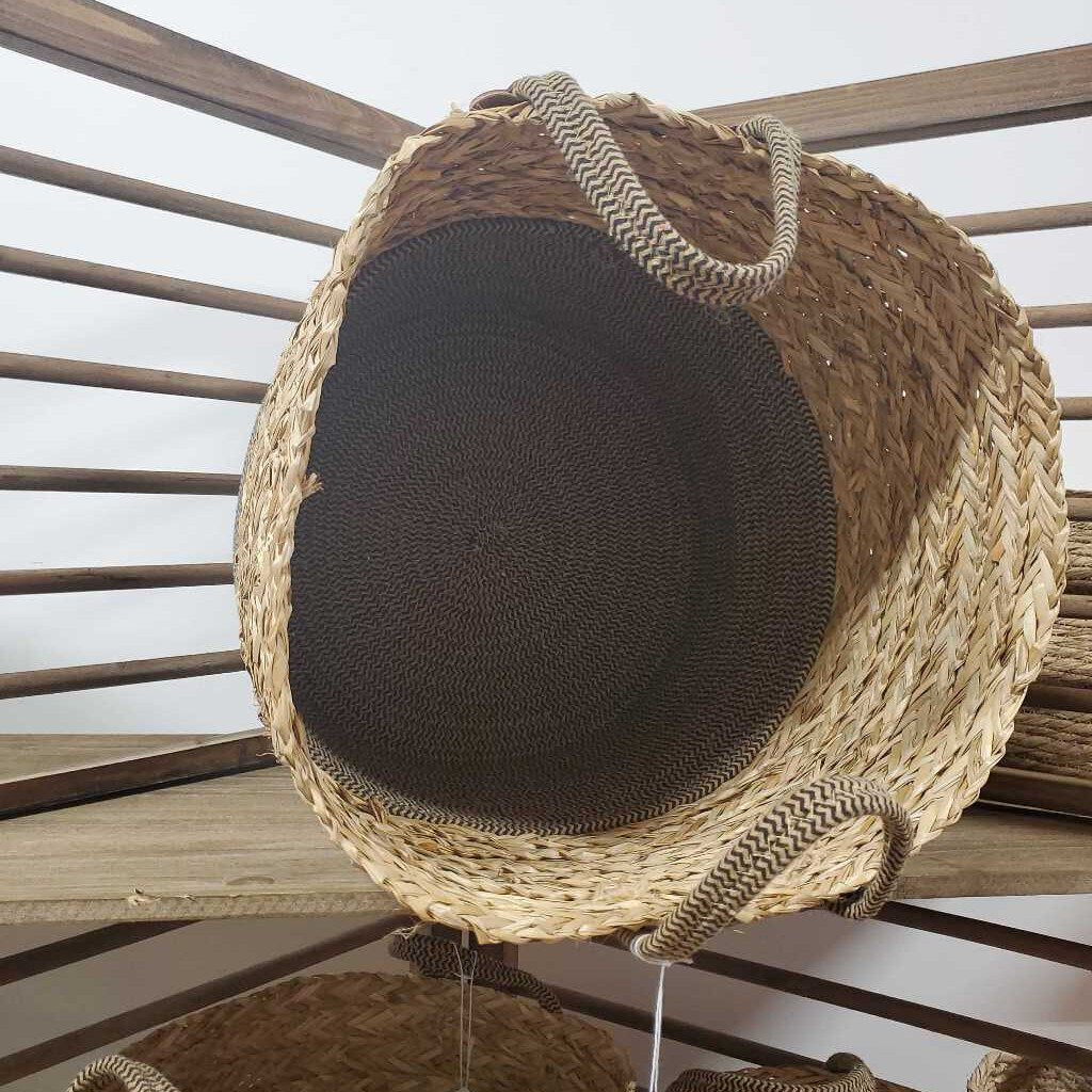 LARGE WOVEN ROUND SEAGRASS BASKETS W BROWN BASE AND HANDLES