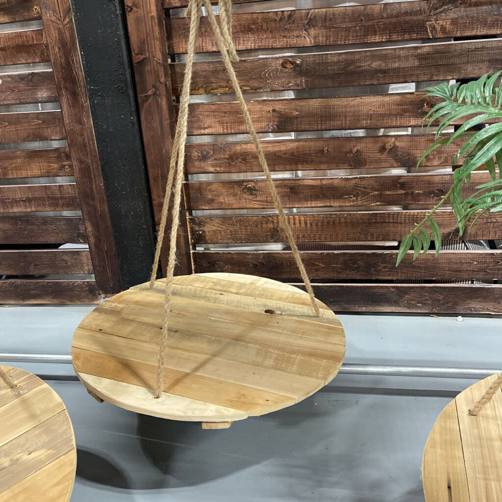 LARGE-ROUND RECYCLED WOOD DISPLAY WITH JUTE ROPE