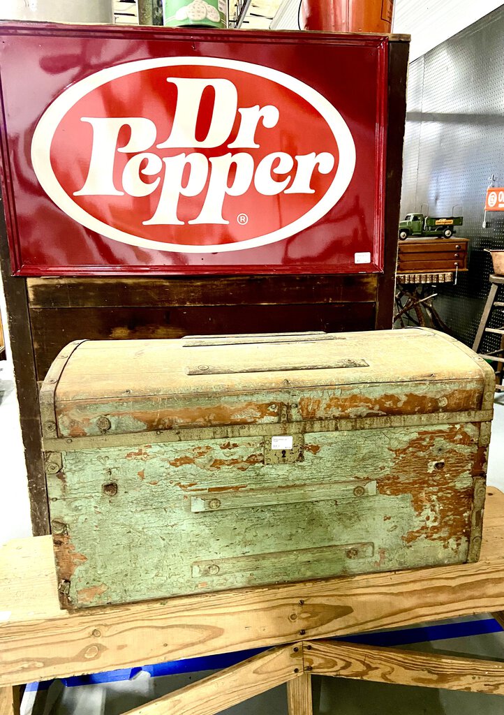 GREEN PRIMITIVE TRUNK