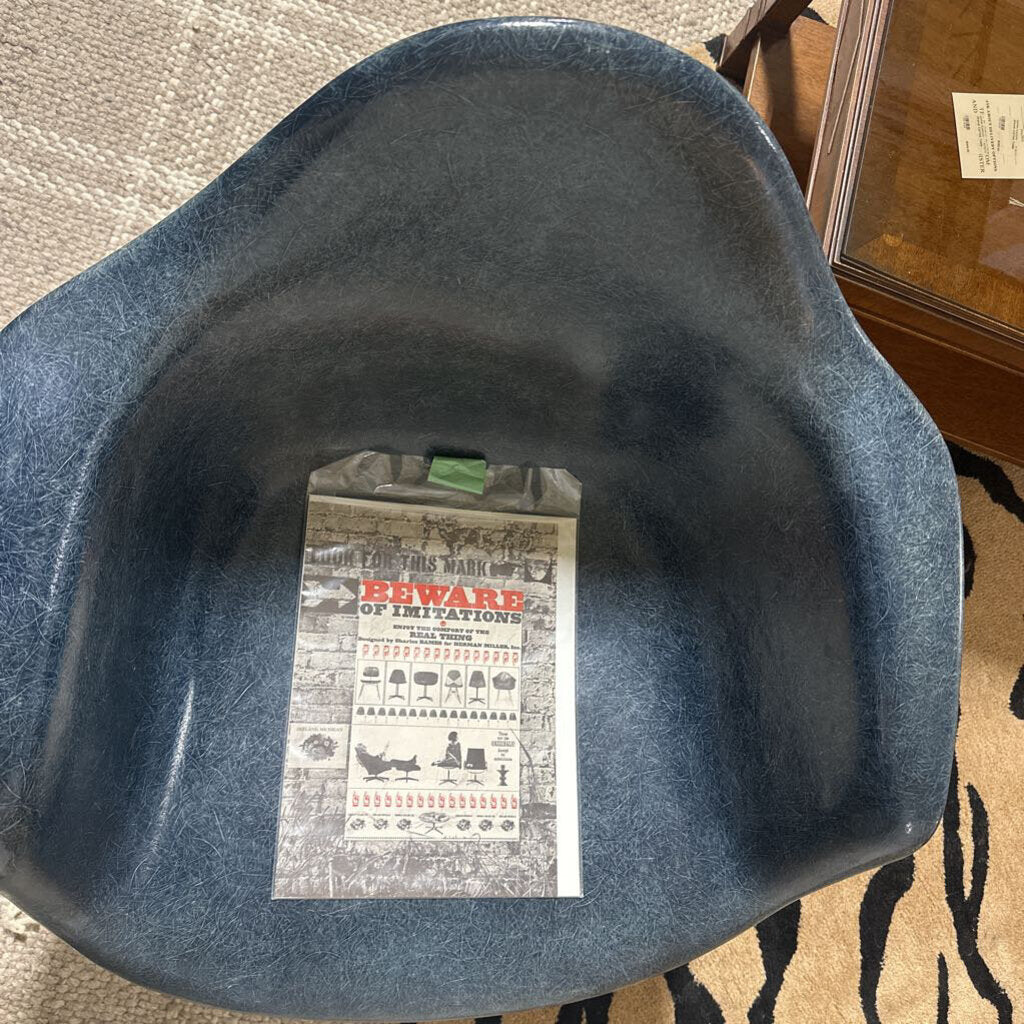 VTG Authentic Eames RAR Orig Fiberglass Herman Miller