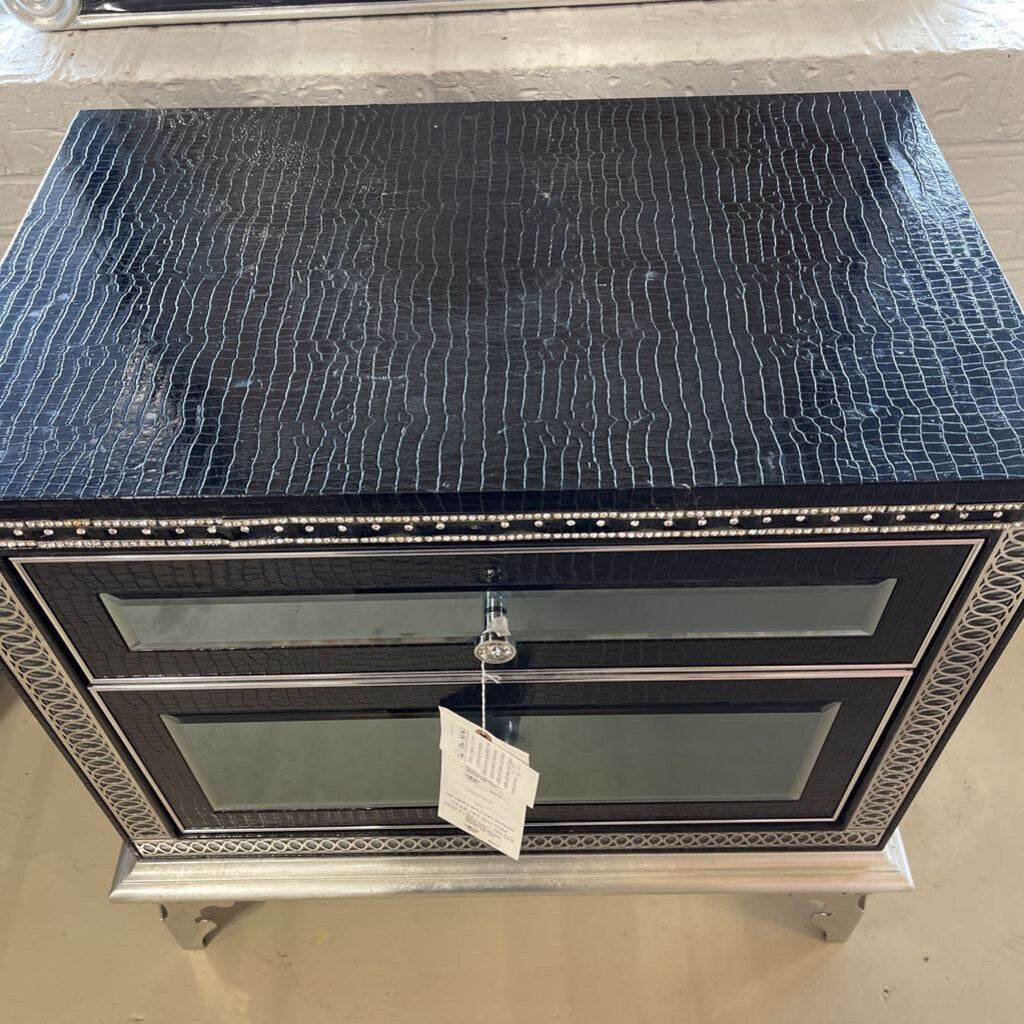 Michael Amini Hollywood Swank Jane Seymour Side Table