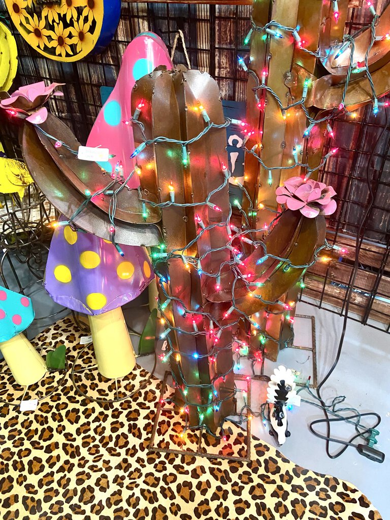 Med Brown Cactus w/Christmas lights