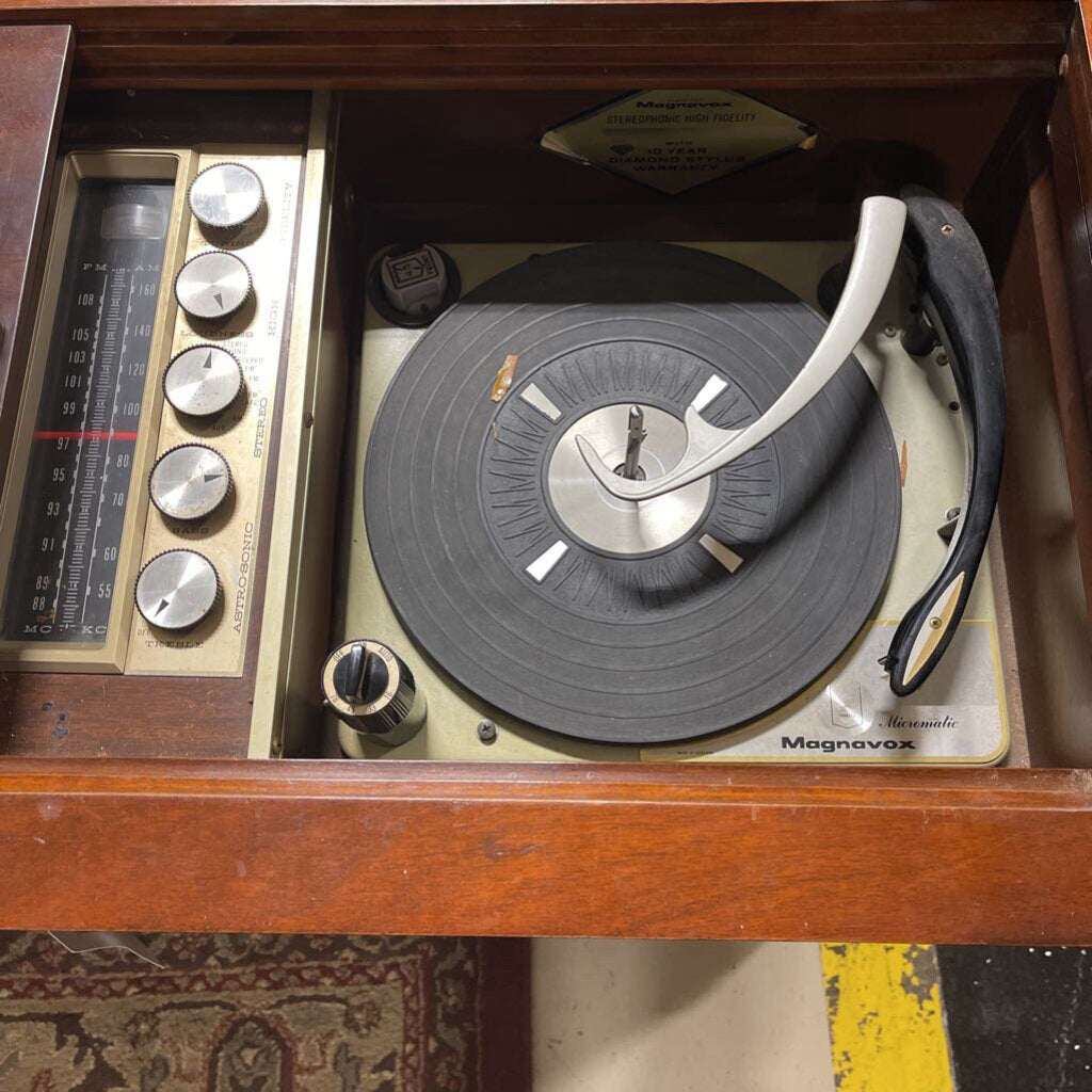 Mid Century Magnavox Stereo