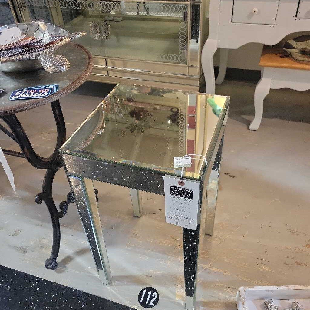 Small mirrored accent table