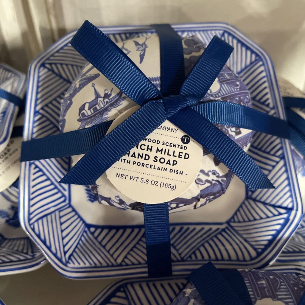53597 Blue Willow Sandalwood Scented Soap W/ Tray