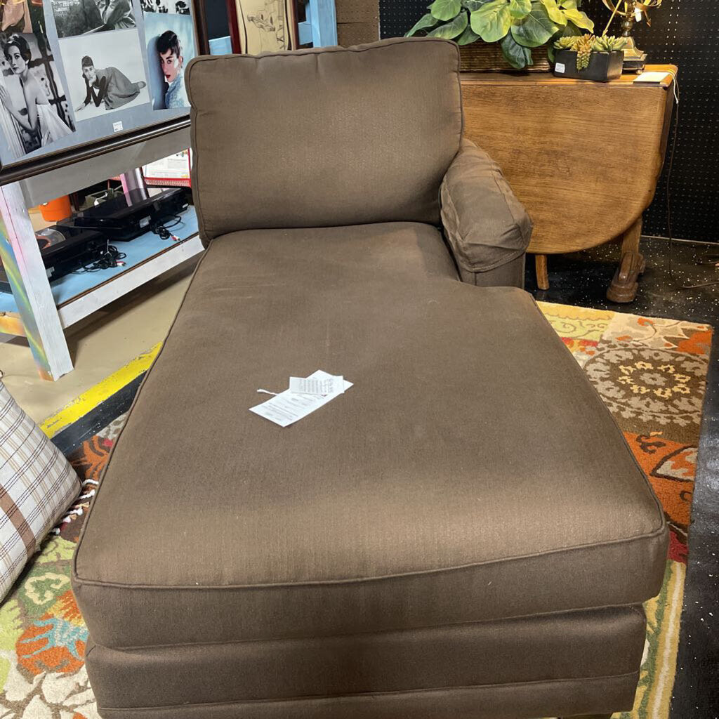 Bassett Chaise Lounge