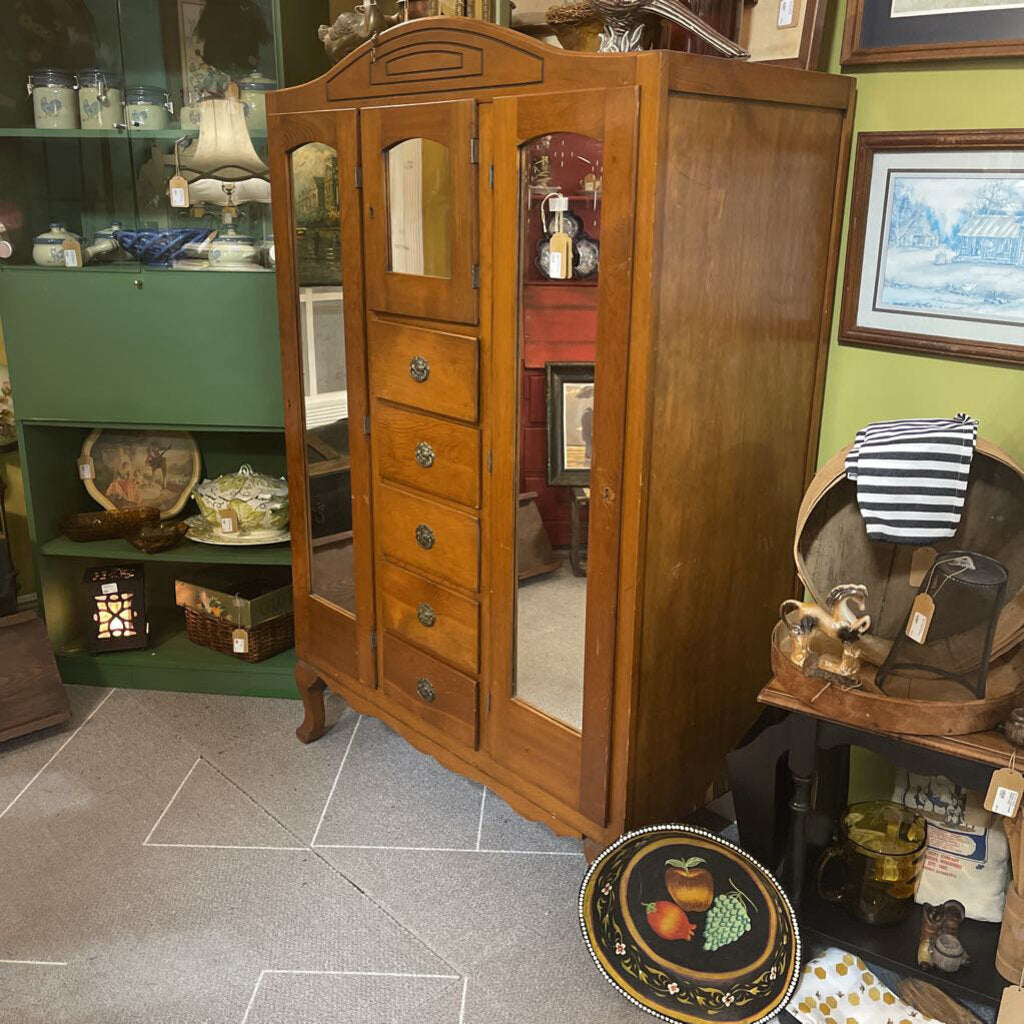 Oak wardrobe 1890-1920