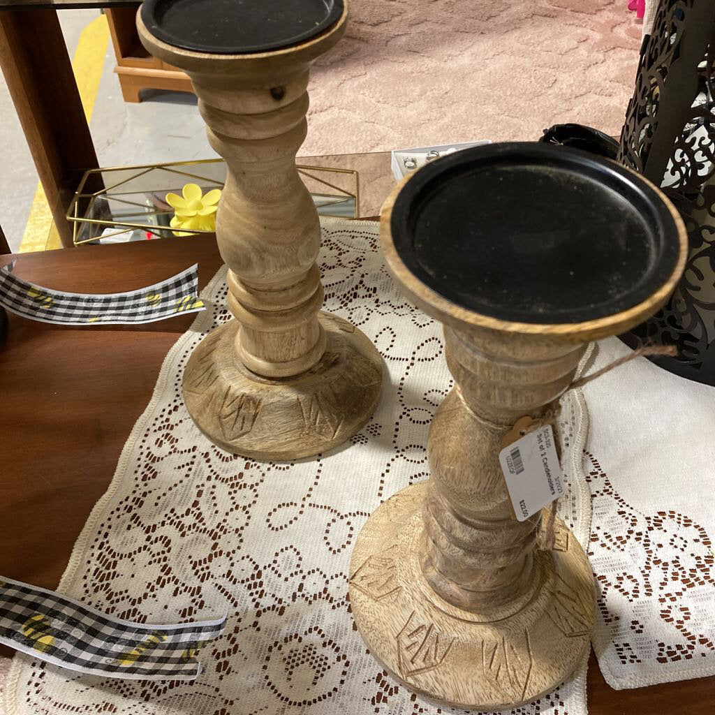Set of 2 Candleholders
