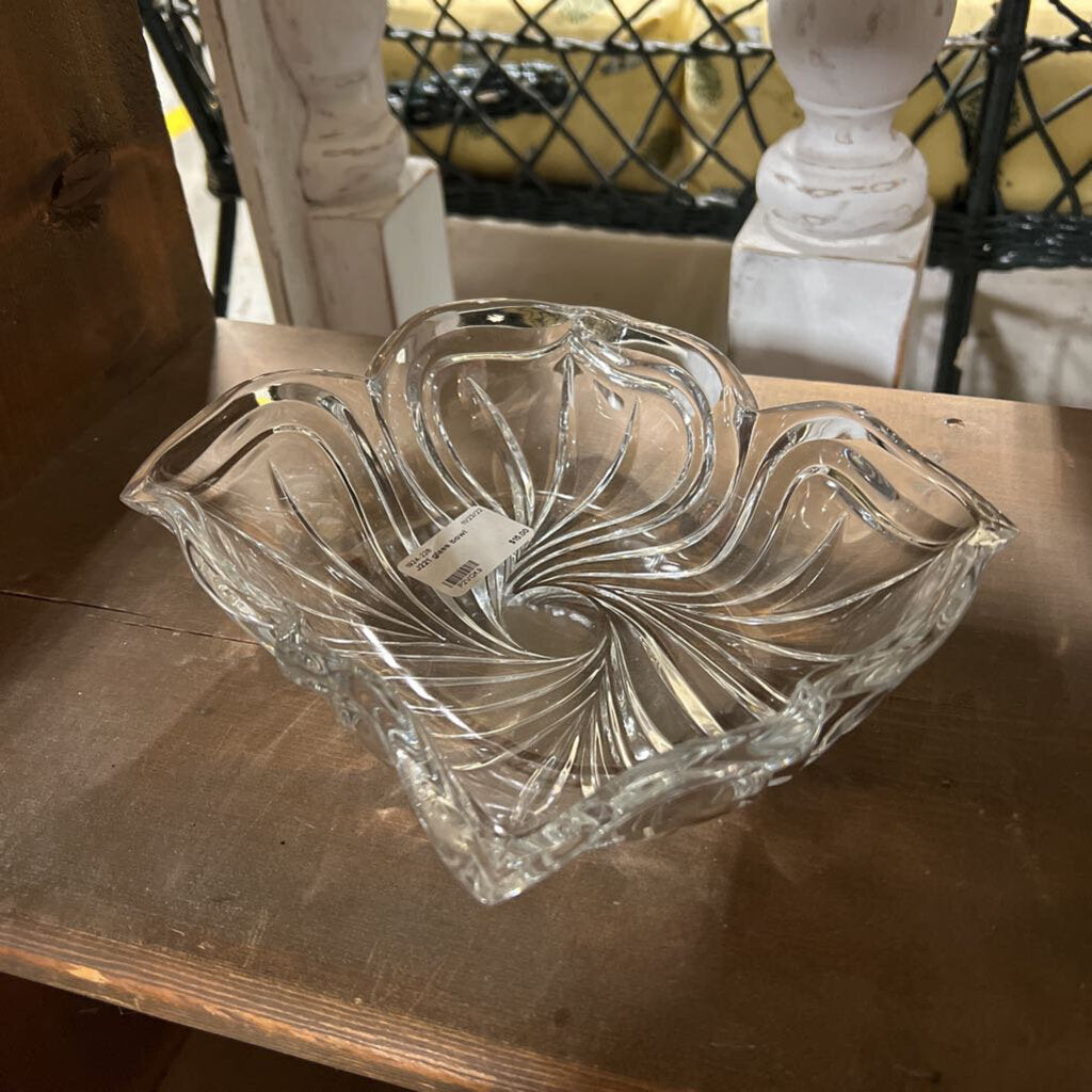 J221 glass bowl