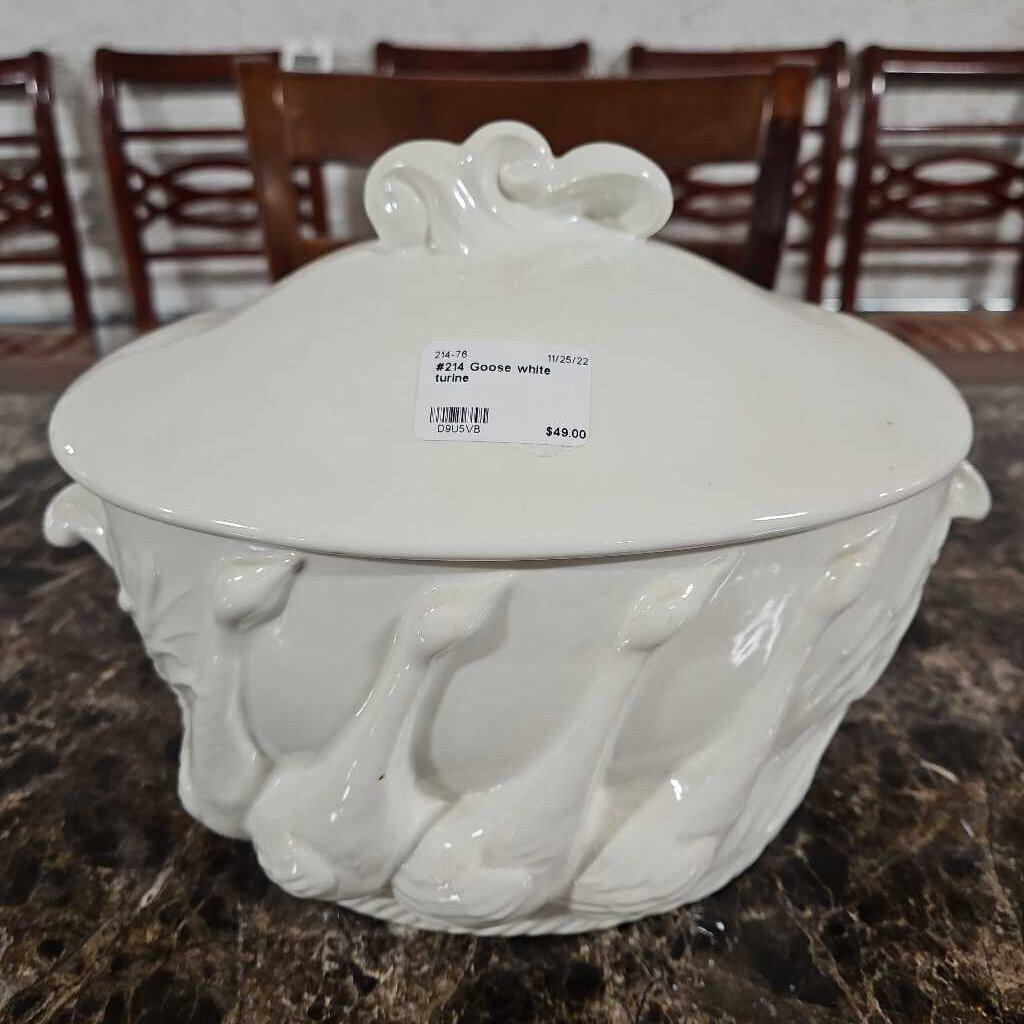 #214 Goose white turine
