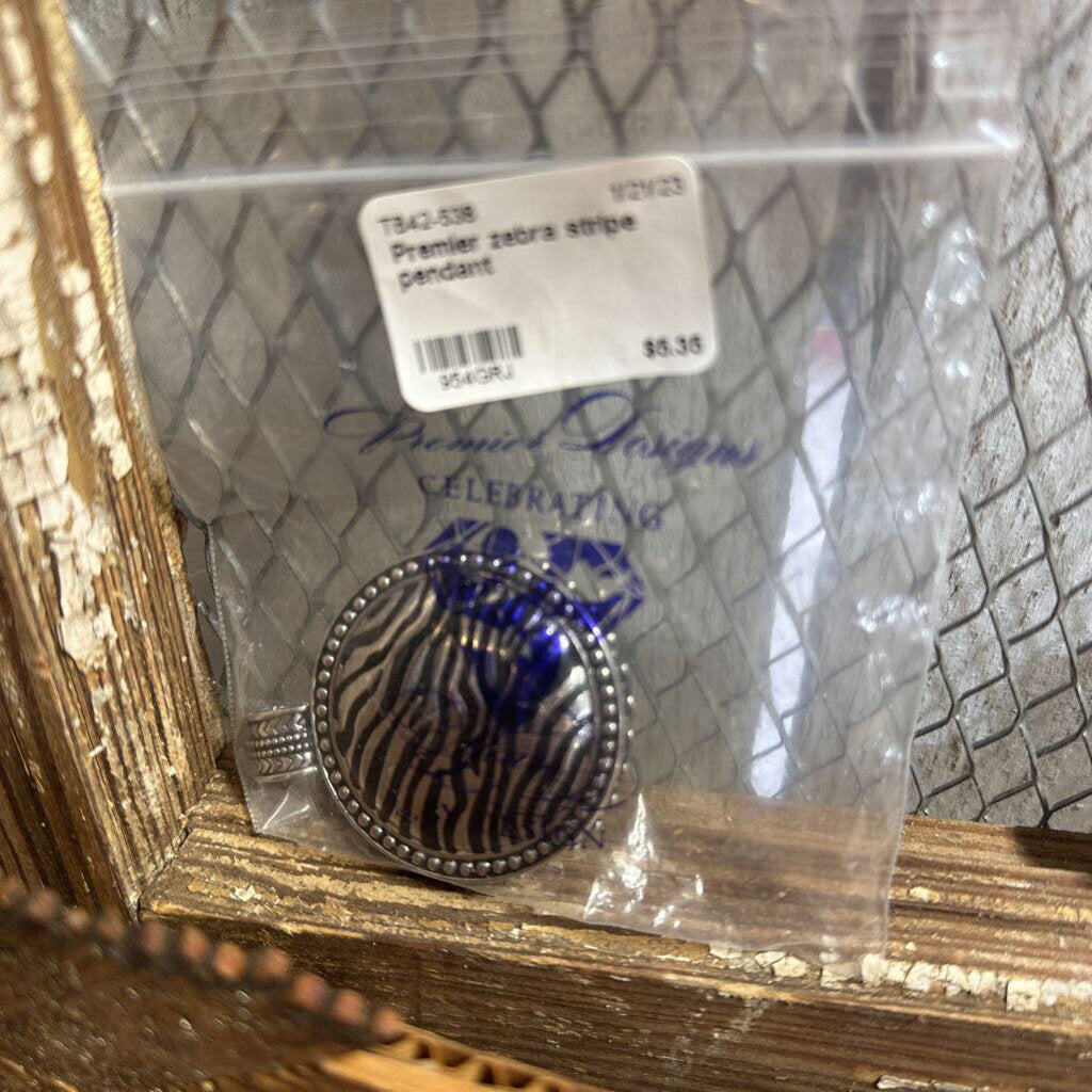 Premier zebra stripe pendant