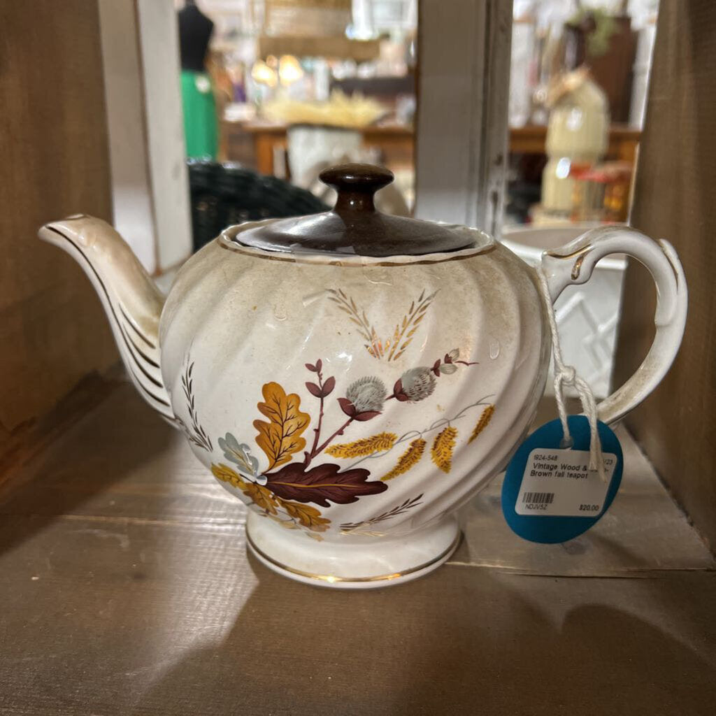 Vintage Wood & Sons- Brown fall teapot