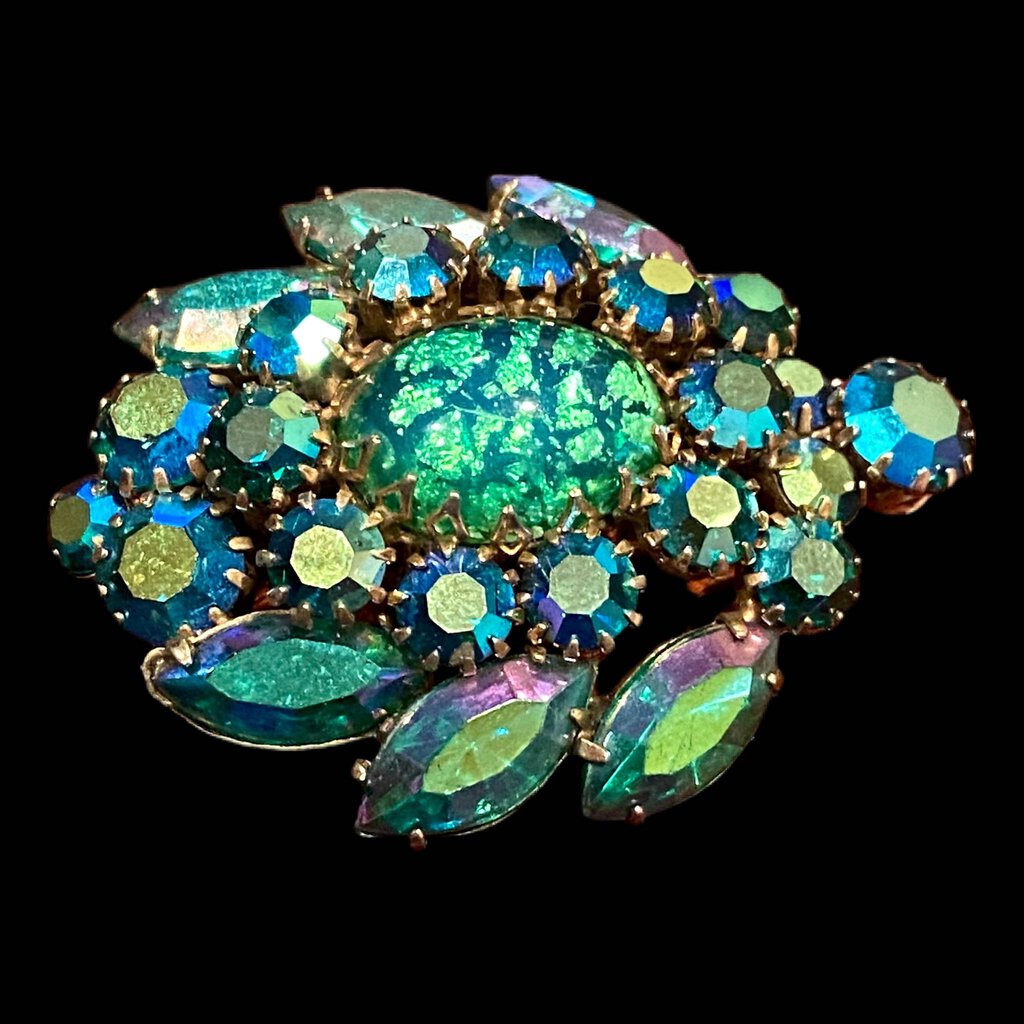 VINTAGE JULIANA STYLE EASTER EGG RHINESTONE BROOCH GREEN EMERALD