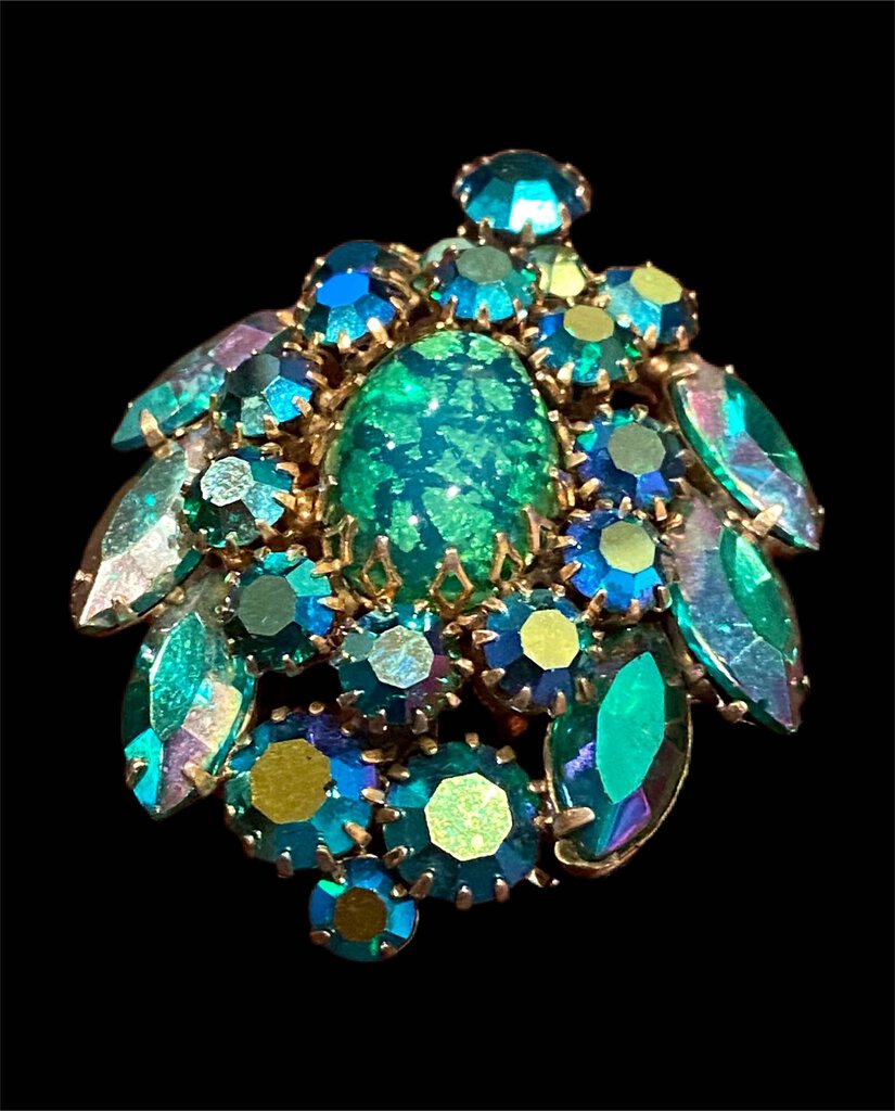 VINTAGE JULIANA STYLE EASTER EGG RHINESTONE BROOCH GREEN EMERALD