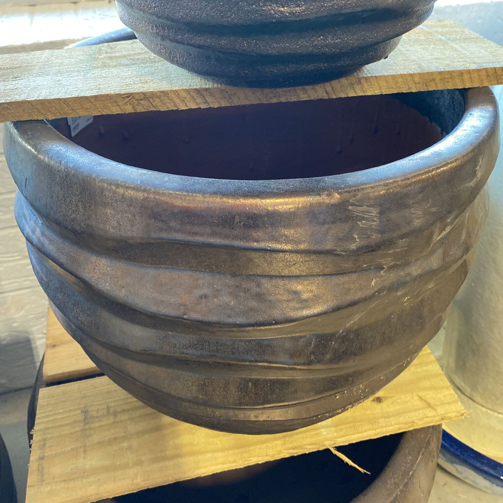 16 in. Textured Egg Planter - Antique Copper