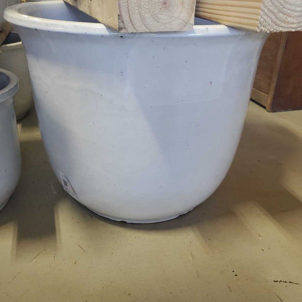 19 in. Langston Garden Planter - White