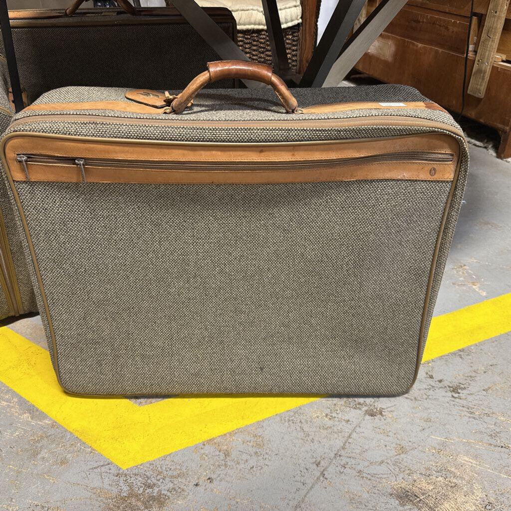 hARTMAN LUGGAGE, LIKE NEW. 3 PIECES