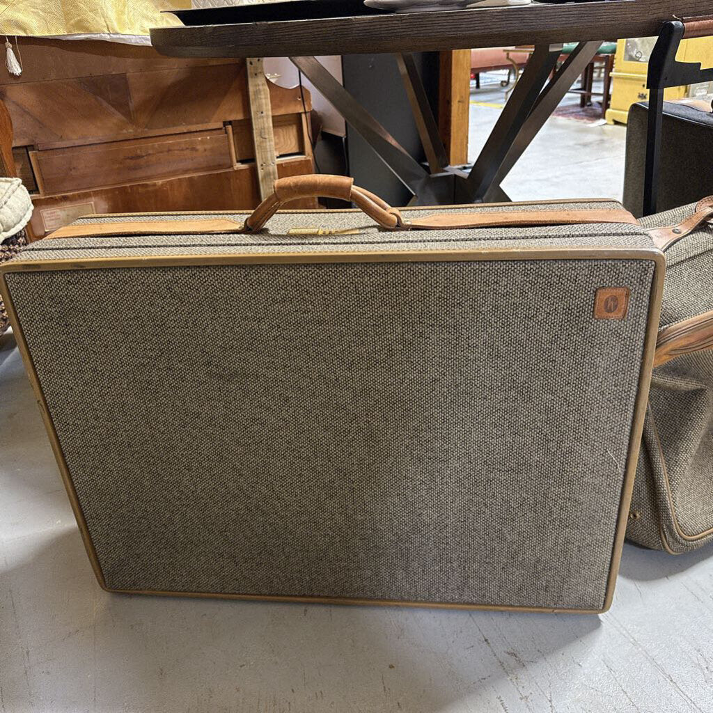 hARTMAN LUGGAGE, LIKE NEW. 3 PIECES