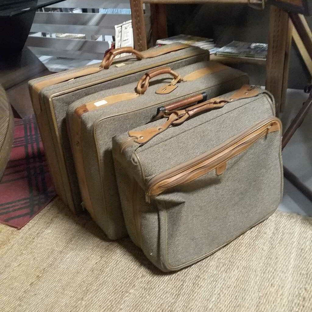 hARTMAN LUGGAGE, LIKE NEW. 3 PIECES