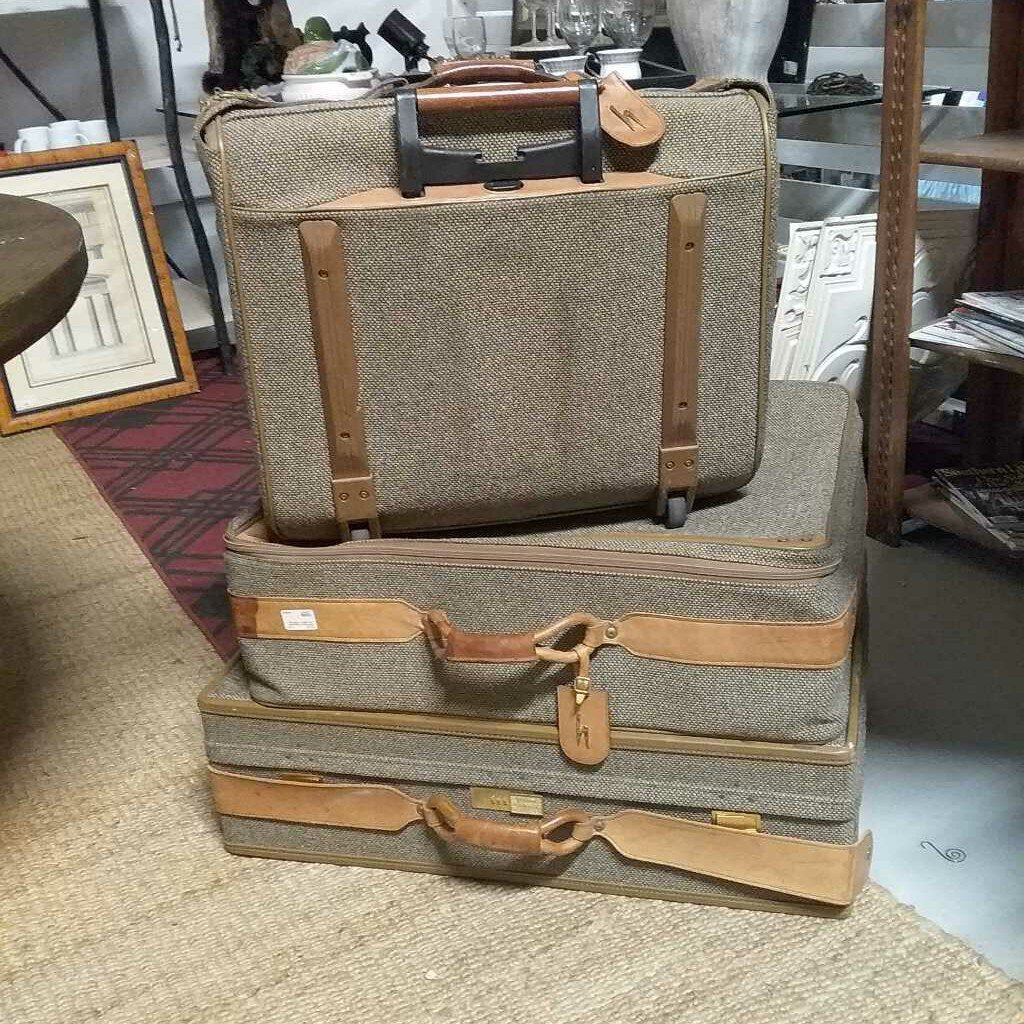 hARTMAN LUGGAGE, LIKE NEW. 3 PIECES