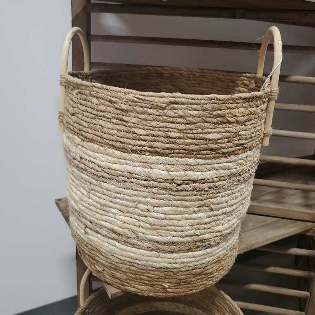 MEDIUM-TWO TONED NATURAL ROUND BASKET