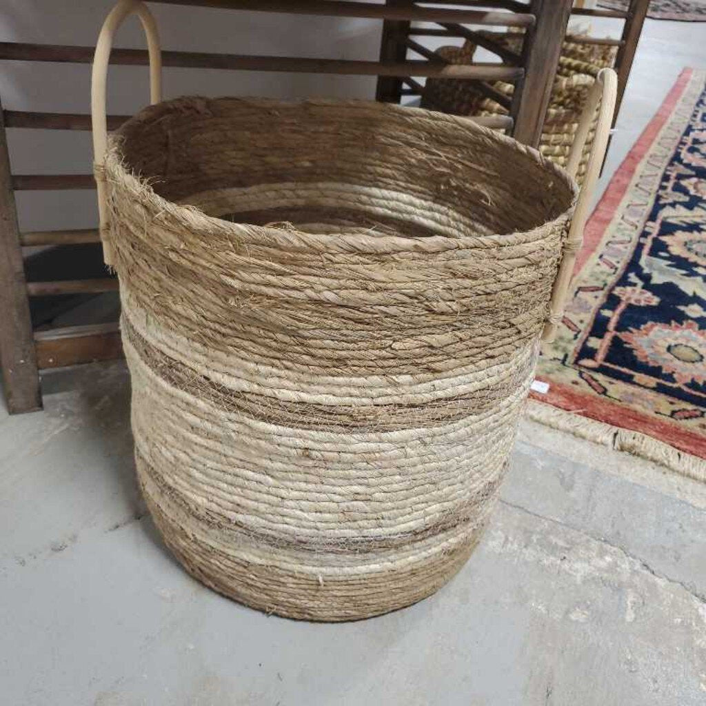 LARGE-TWO TONED NATURAL ROUND BASKET