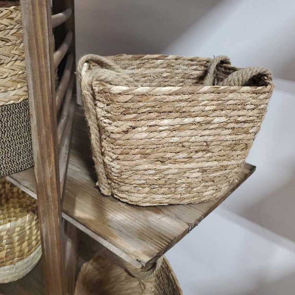 MEDIUM-SQUARE SEAGRASS BASKET WITH HANDLES