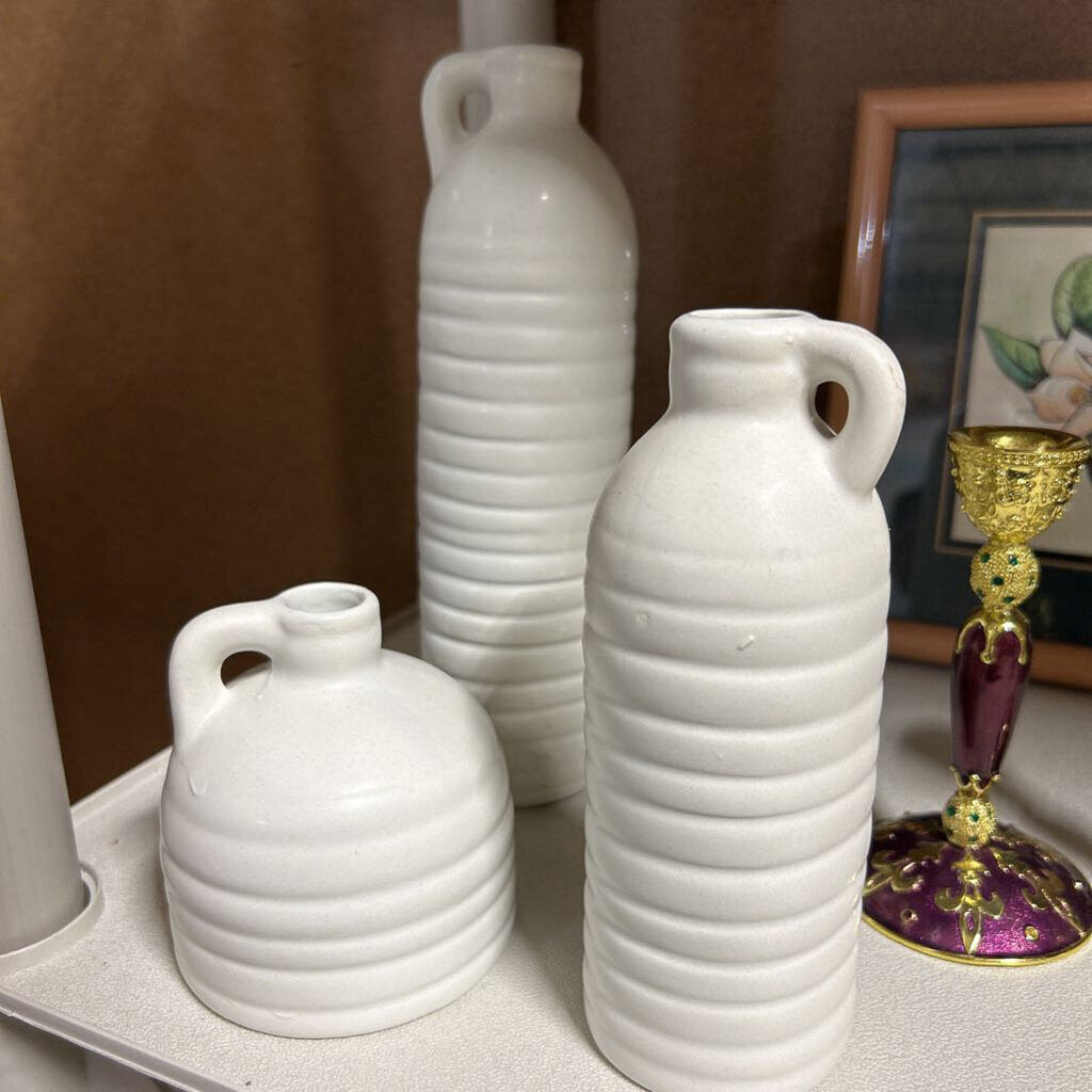 White Vase with Handle - Set of 3, 3.5" Dia x 4"H, 2.5" Dia x 7"H, 2.75" Dia x 9.5"H