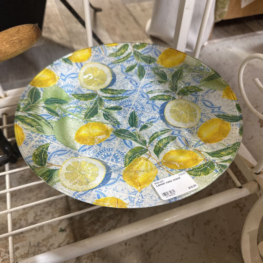 Lemon cake stand