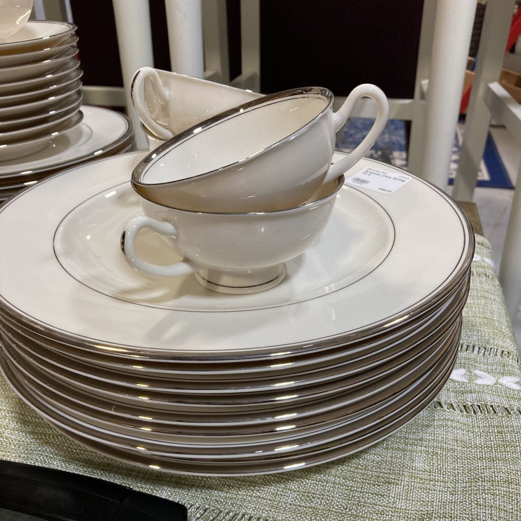 Syracuse China Setting for 8