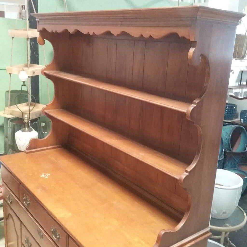 2 Piece Maple Hutch