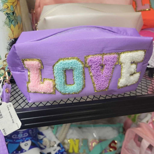 Love wristlet bag