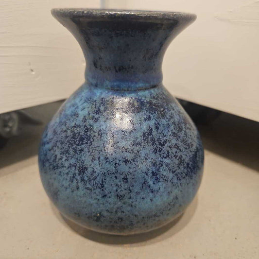 Blue bulbus vase