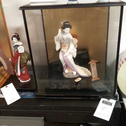 Japanese Hakata Doll "Ikoi" White