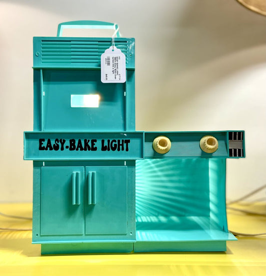 EASY-BAKE LIGHT 1960's Easy Bake Oven turned into a light