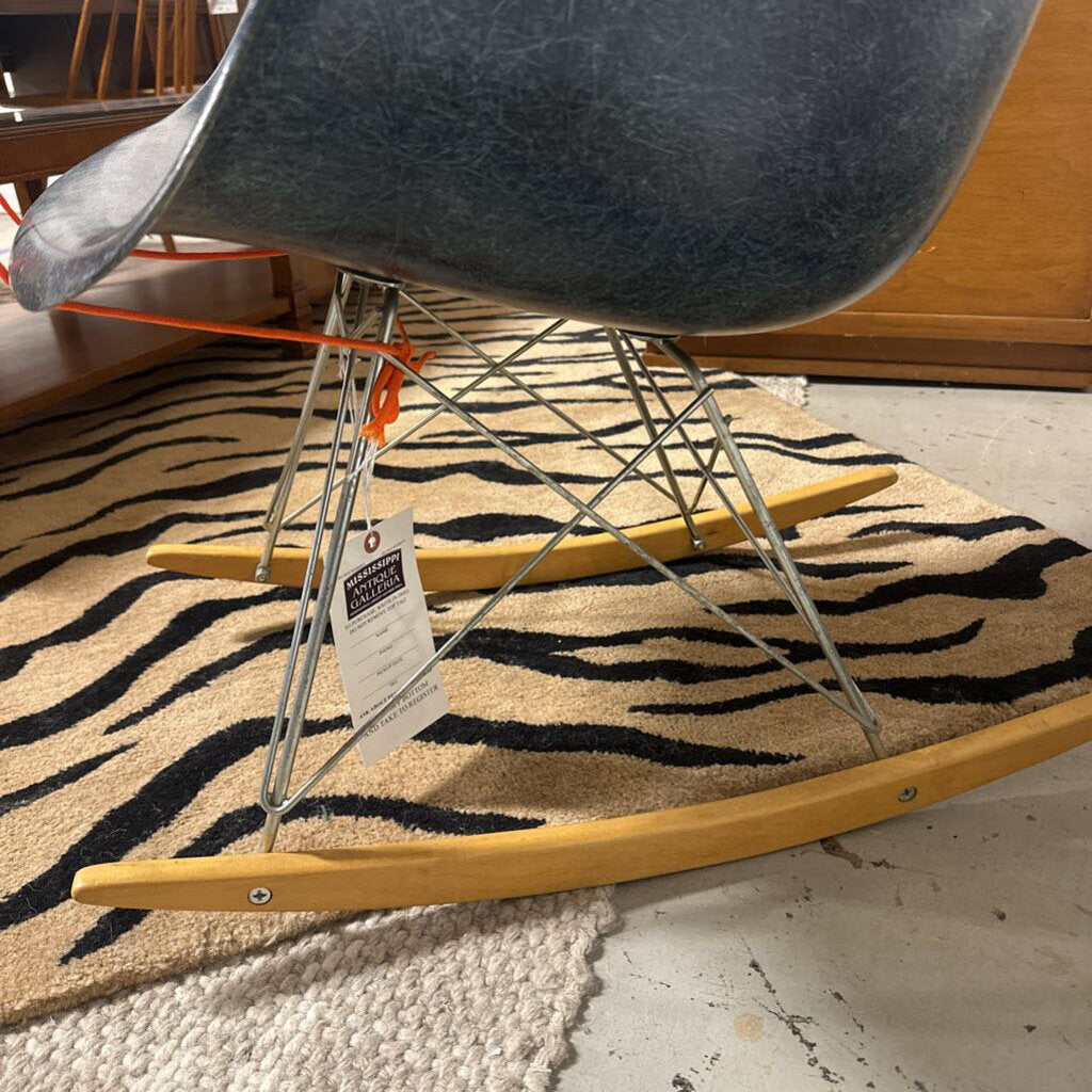 VTG Authentic Eames RAR Orig Fiberglass Herman Miller