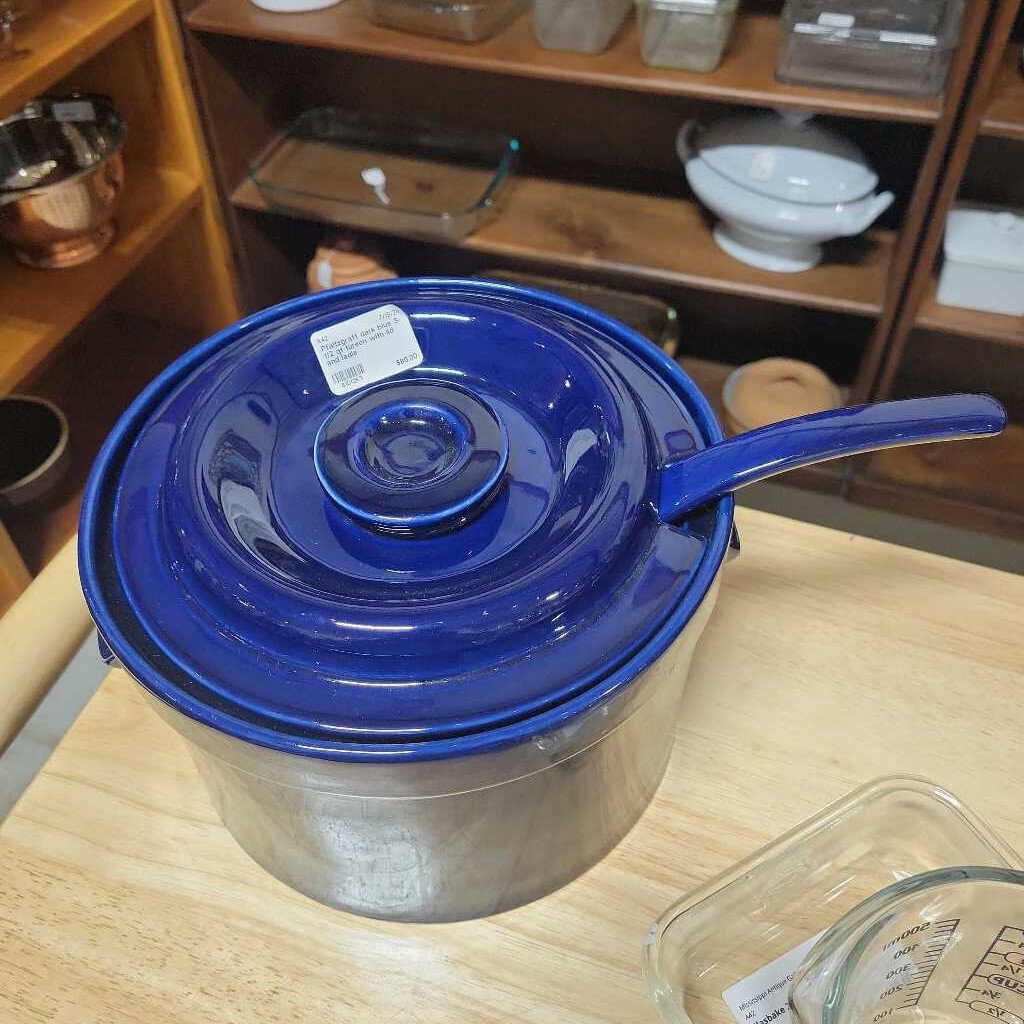 Pfaltzgraft dark blue 3-1/2 qt tureen with lid and ladle