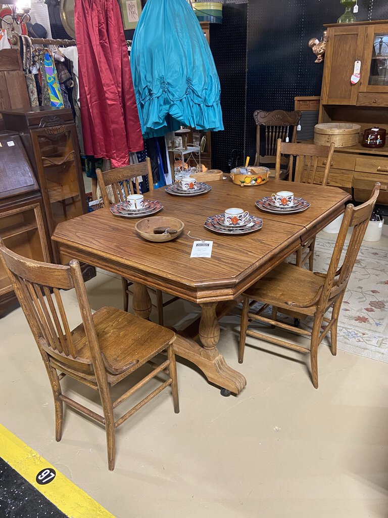 Oak Table with butterfly leaf