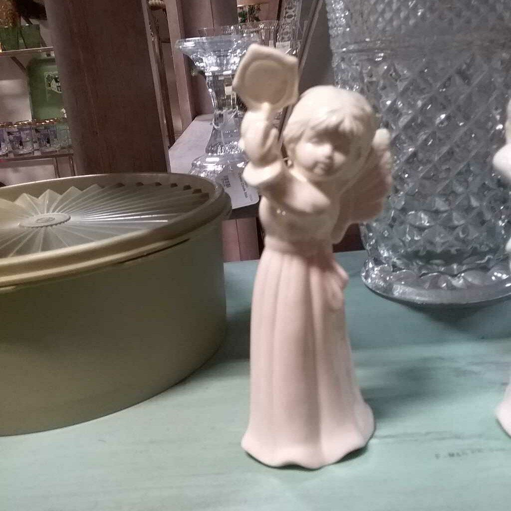 Vintage Porcelain Music Angel (1 pc)