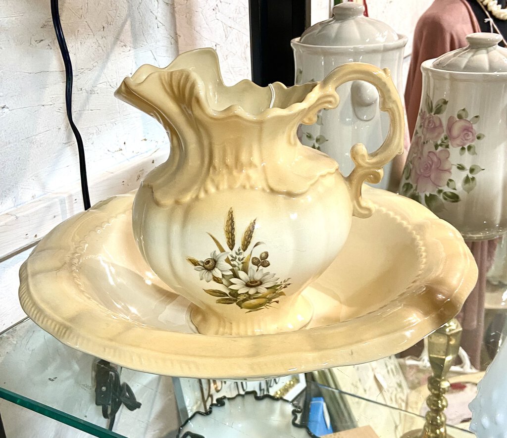 1915 Arnel's Pitcher and Basin Bowl