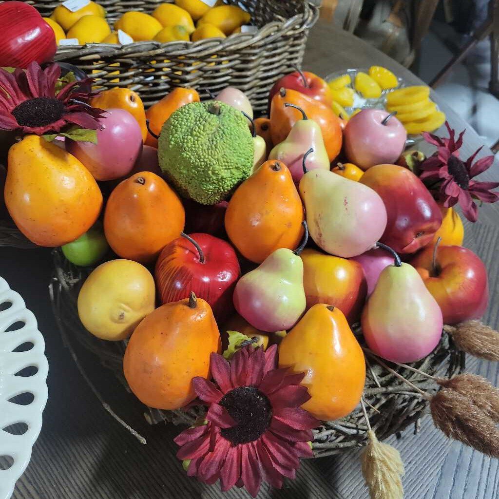 Horn of Plenty & Basket (fruit included)