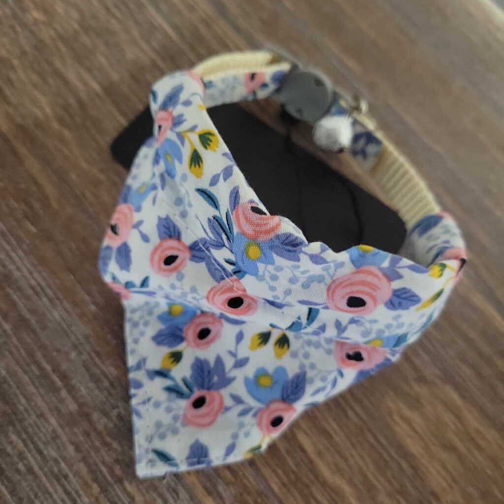 Floral Cat Collar With Bell And Bow Tie Scarf Set