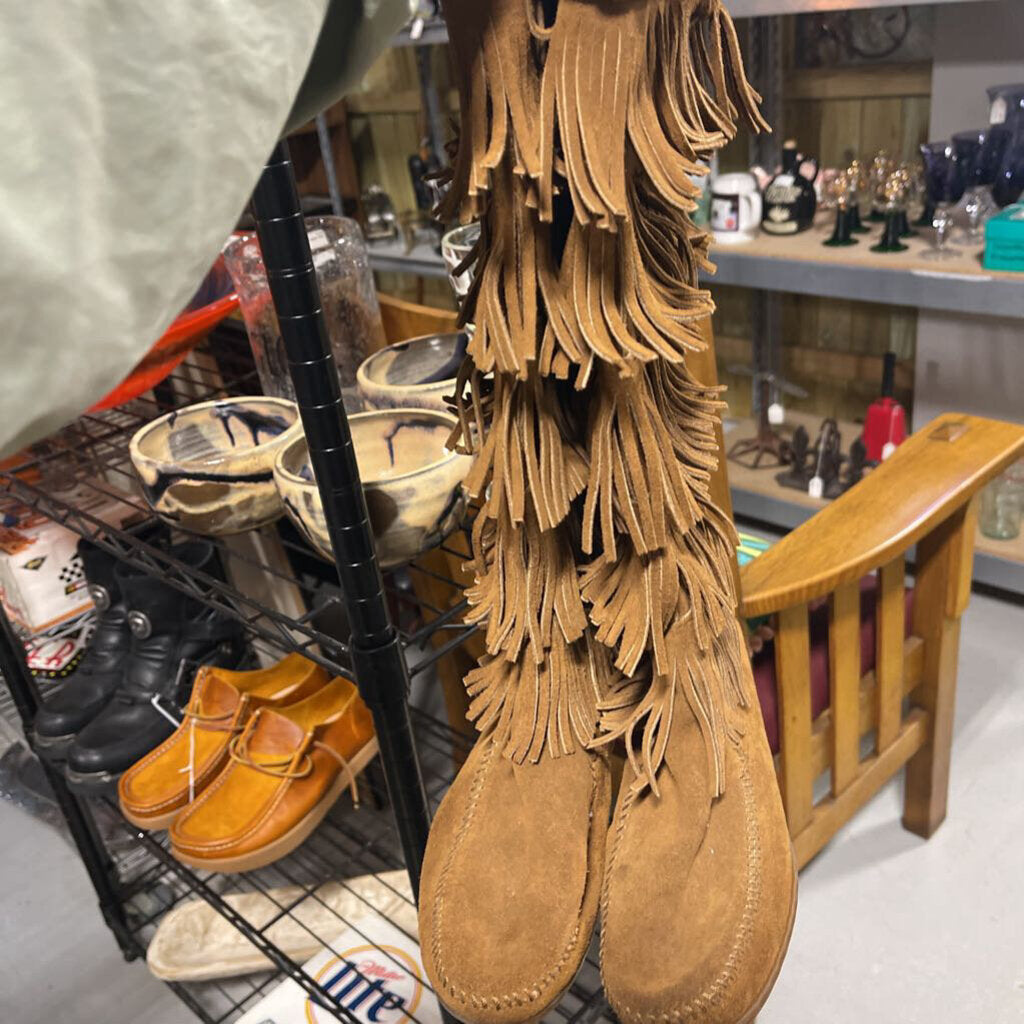 Minnetoka high top suede moccasins