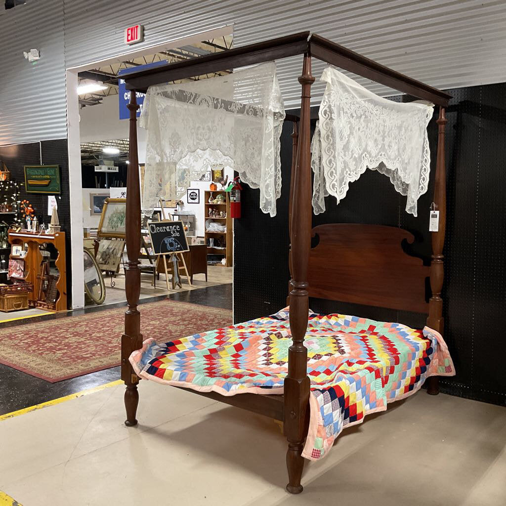 1800s Canopy Bed