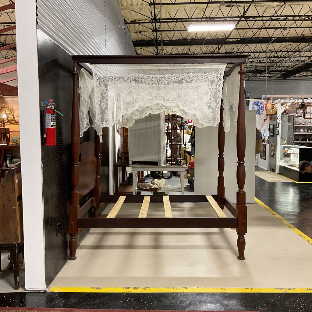 1800s Canopy Bed