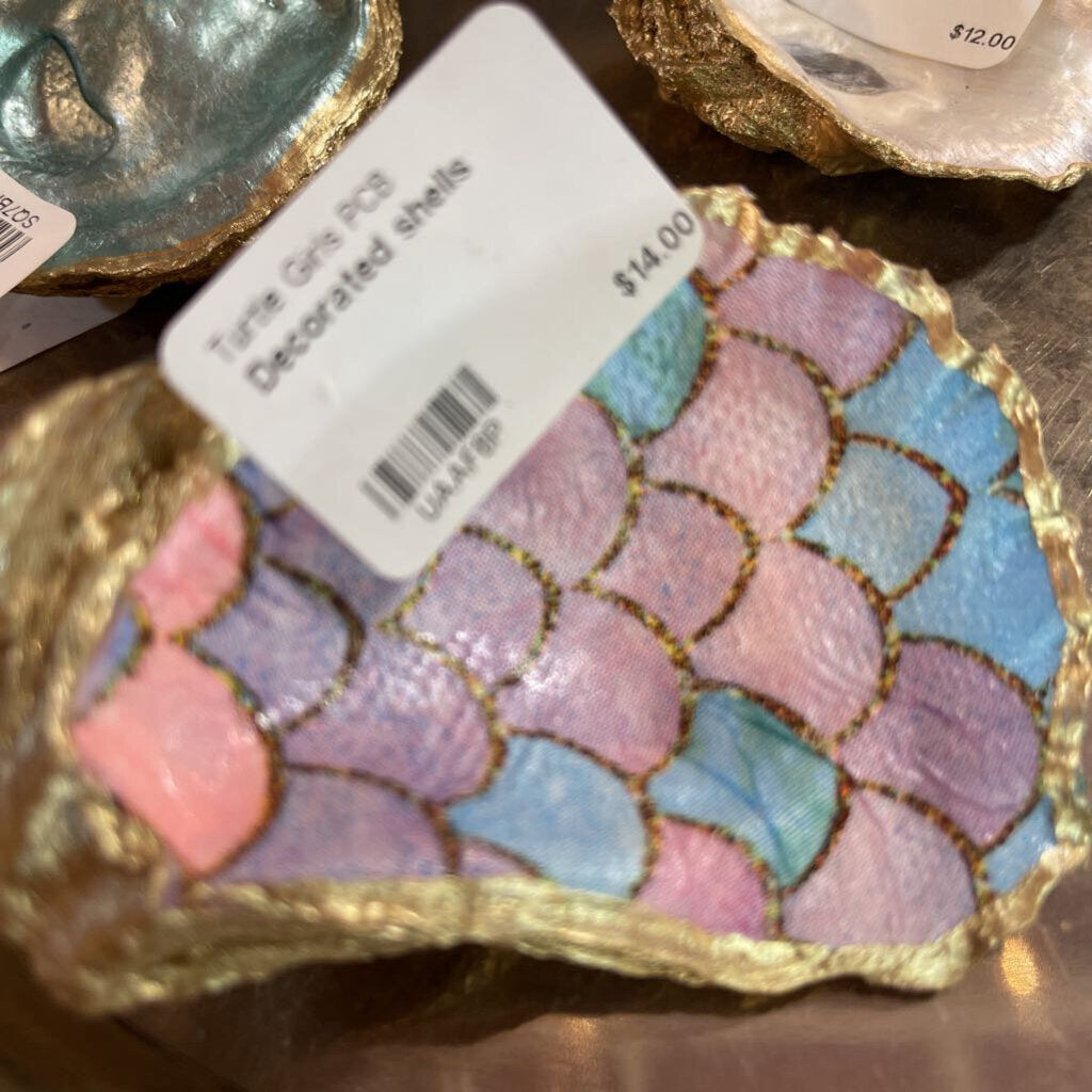 Painted oyster shell