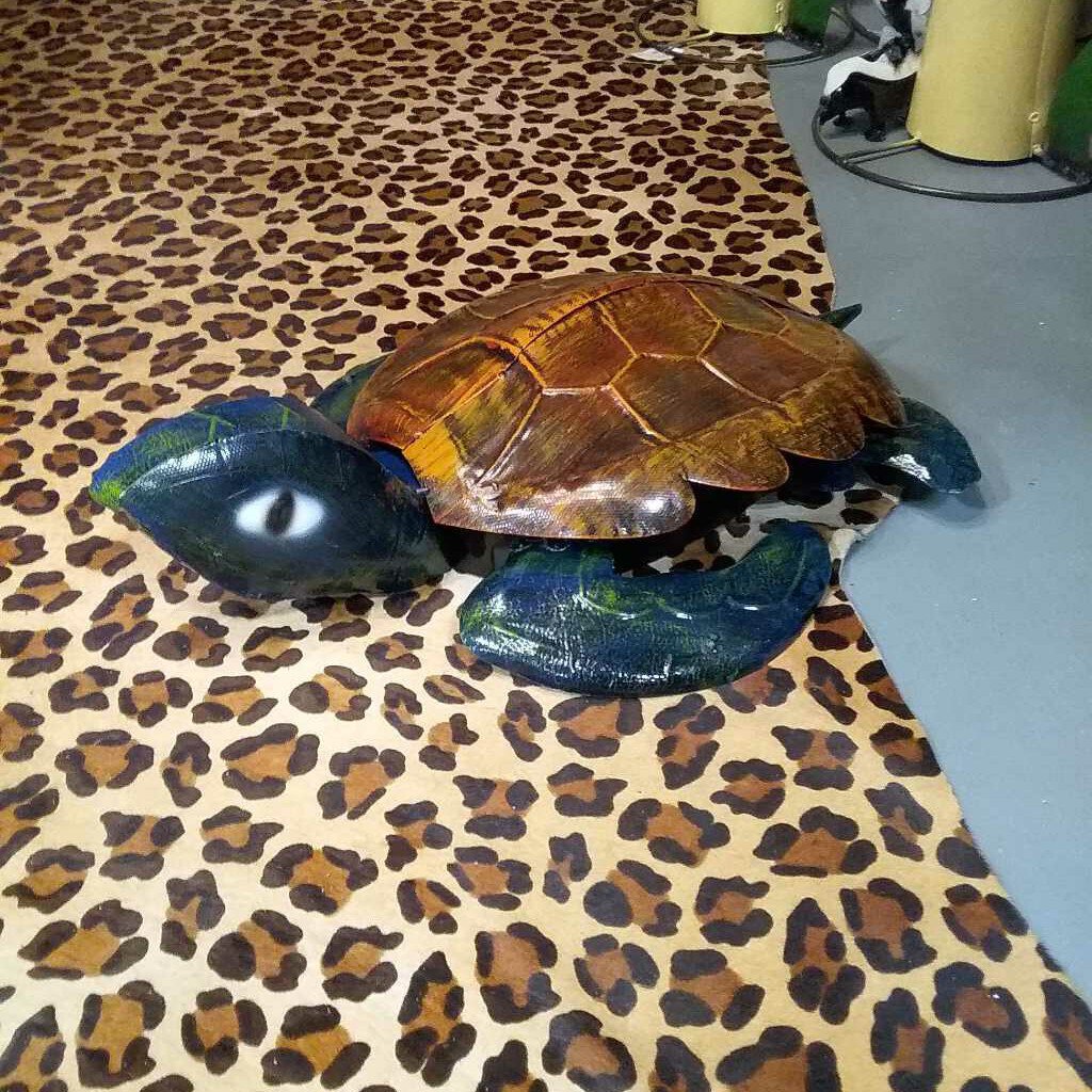 LG Metal Turtle