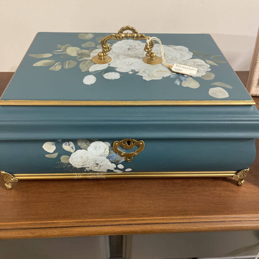 16x11x7 Blue with White Roses Jewelry Box